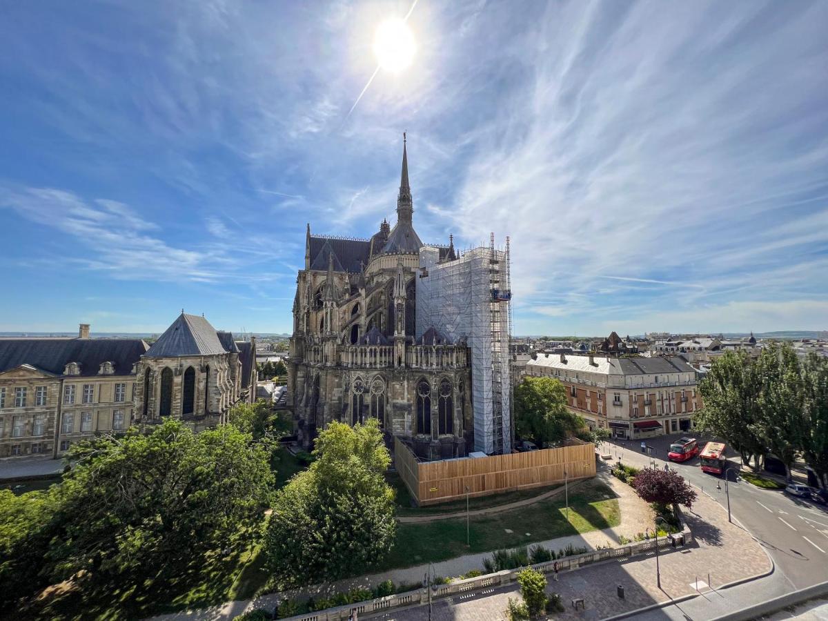 Les Suites 7 Anges - Parking, Vue Cathedrale & Centre Historique Реймс Екстериор снимка