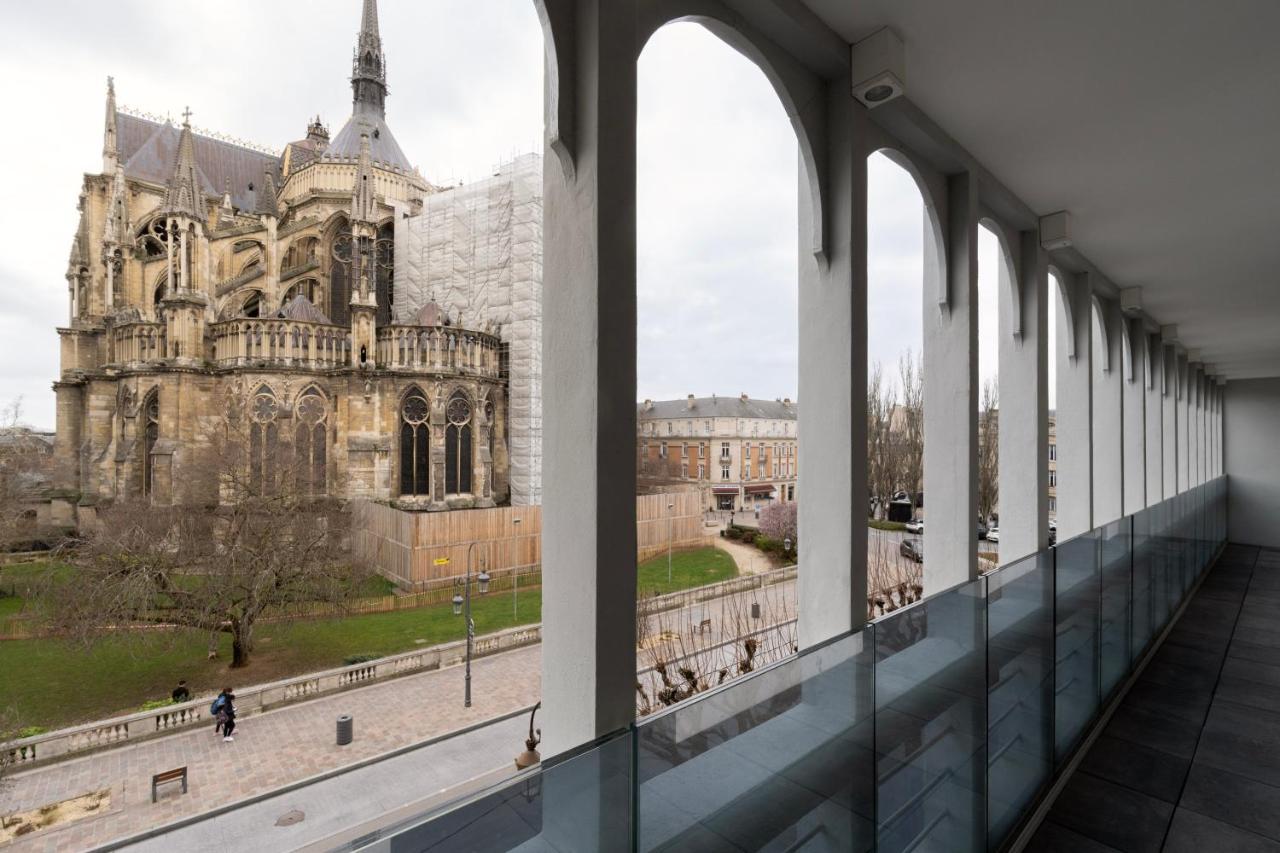 Les Suites 7 Anges - Parking, Vue Cathedrale & Centre Historique Реймс Екстериор снимка