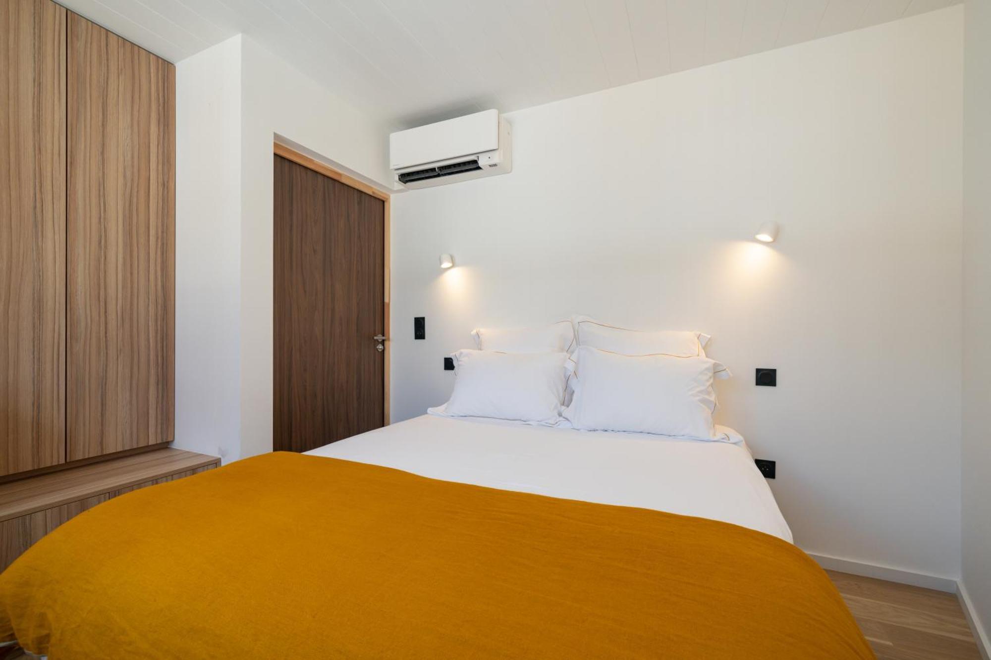 Les Suites 7 Anges - Parking, Vue Cathedrale & Centre Historique Реймс Екстериор снимка