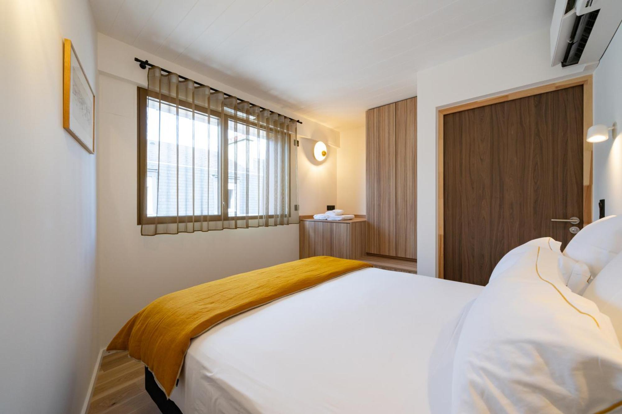 Les Suites 7 Anges - Parking, Vue Cathedrale & Centre Historique Реймс Екстериор снимка