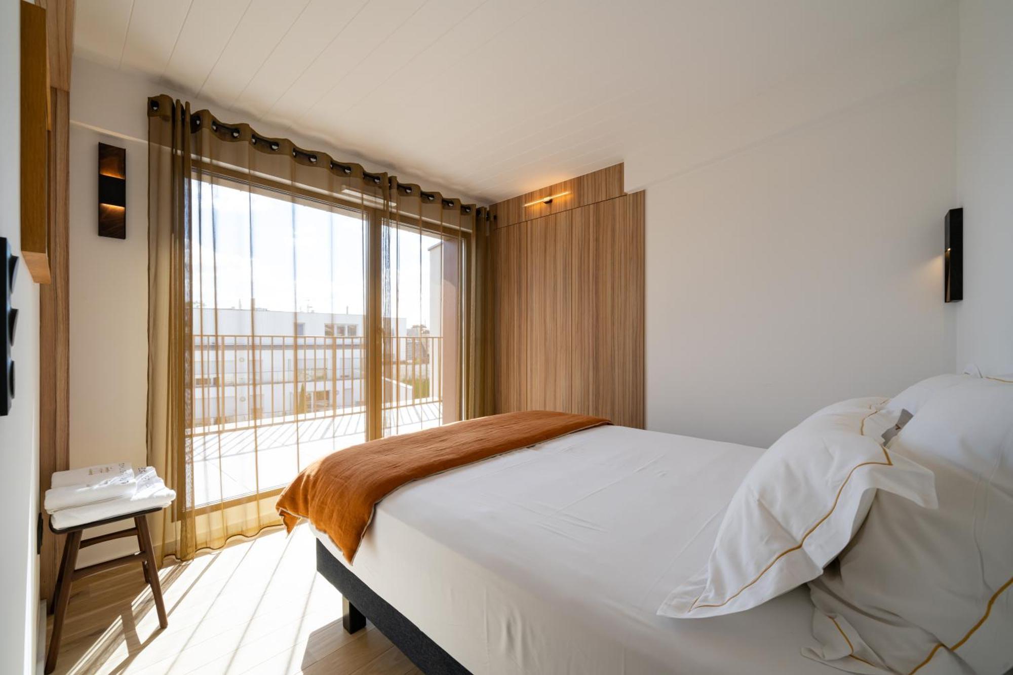 Les Suites 7 Anges - Parking, Vue Cathedrale & Centre Historique Реймс Екстериор снимка