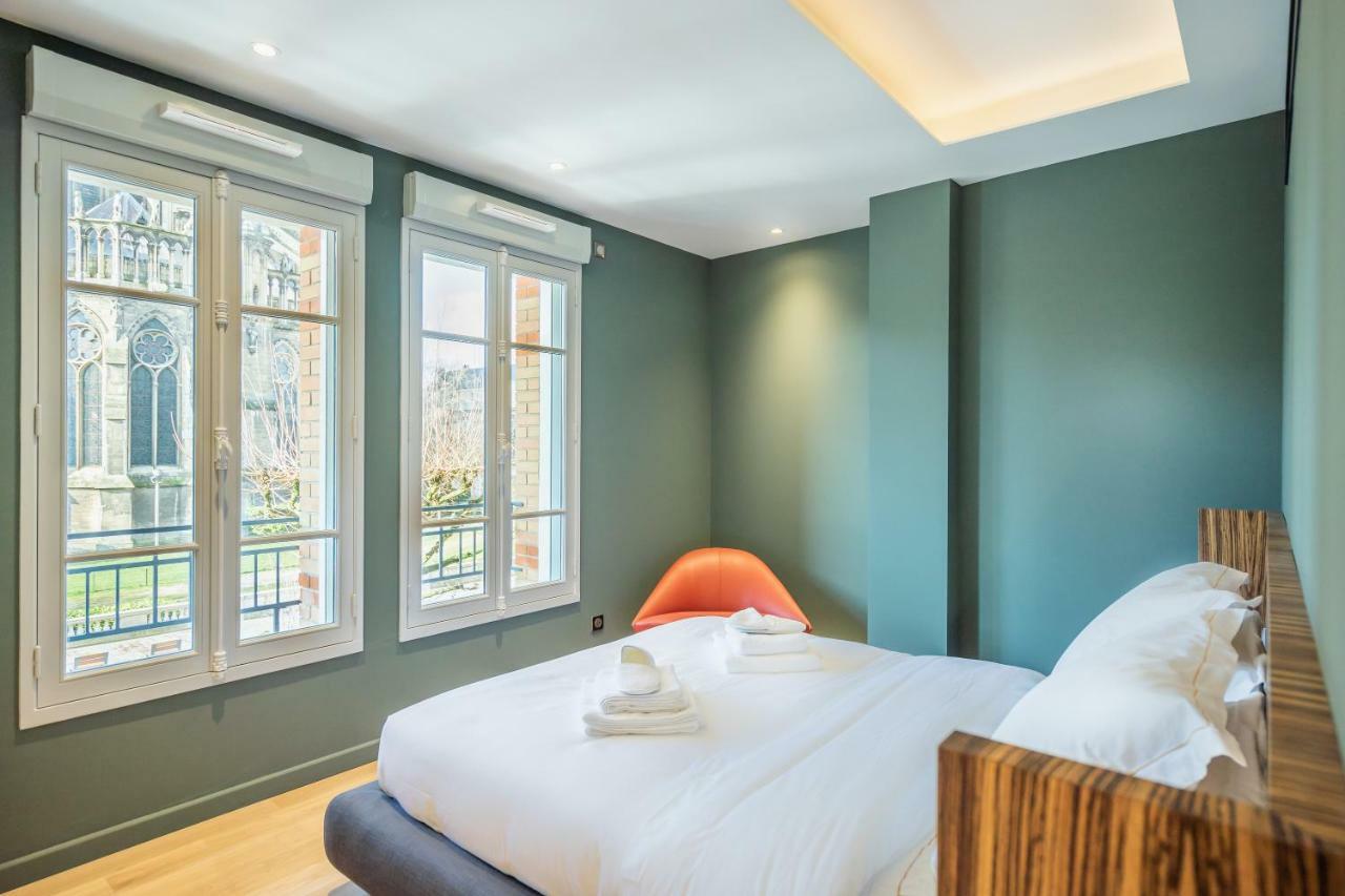 Les Suites 7 Anges - Parking, Vue Cathedrale & Centre Historique Реймс Екстериор снимка