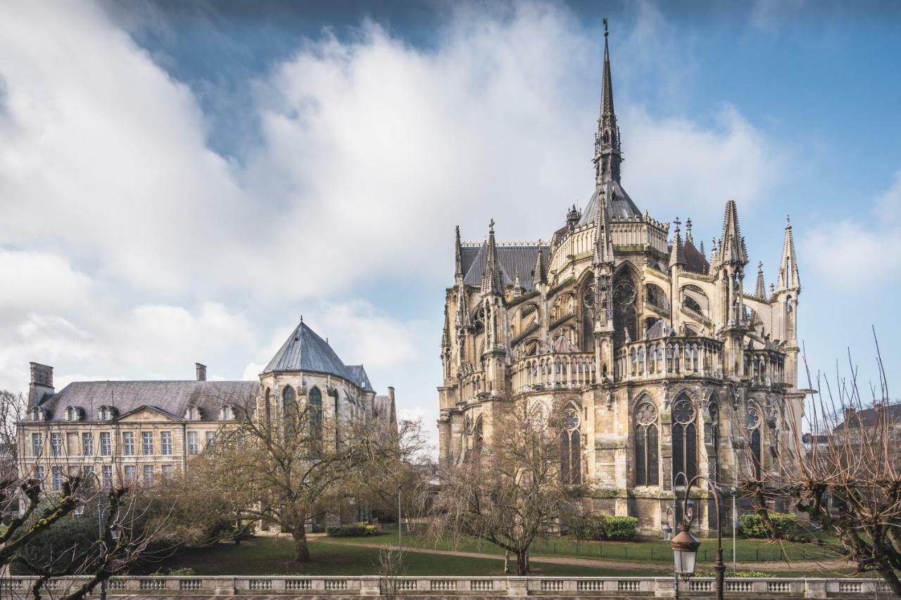 Les Suites 7 Anges - Parking, Vue Cathedrale & Centre Historique Реймс Екстериор снимка